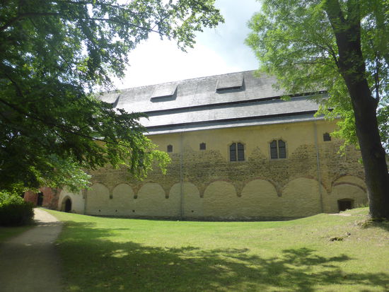 Konversenhaus (Rückseite) - Vorderseite vollständig eingerüstet