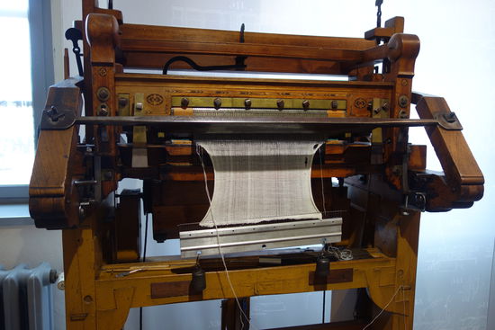 Handkulierstuhl - Walzenstuhl zweinadlig mit Daumendrücker - um 1800