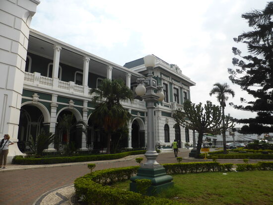 Maputo I - Bahnhof und Markthalle