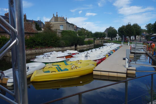 im Sommer auch hier möglich: Rundfahrten mit Elektrobooten