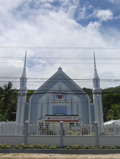 Kirchen in jeder Farbe gab es hier, blaue, grüne, gelbe, graue, braune....
