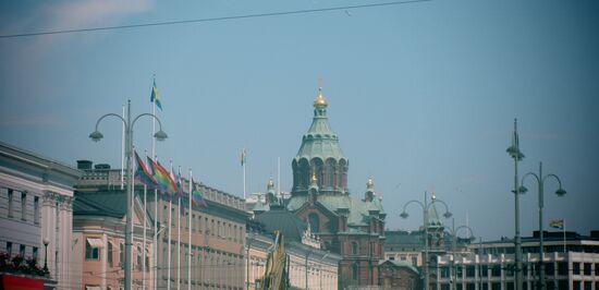 Blick vom Park auf die Uspenski Kathedrale
