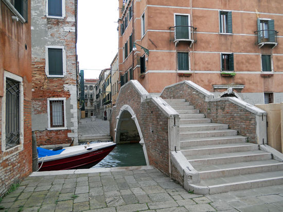 Brücken gibt es grad genug in der Altstadt von Venedig