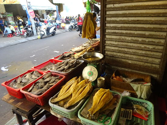 Fisch & Meeresfrüchte im Binh Tay Markt