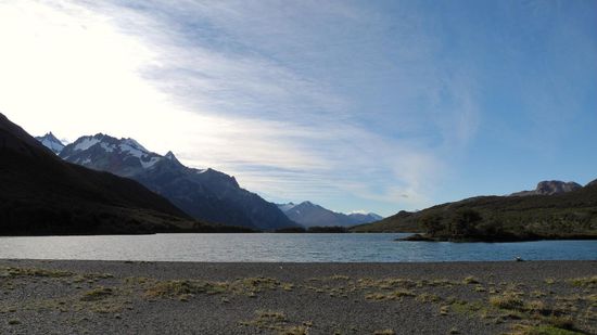 am Weg ins zweite Camp,...vorbei an diversen Seen,..hier Lago Hija
