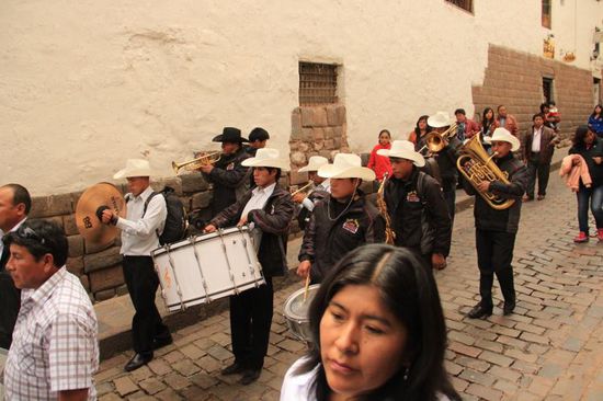 werden wir doch glatt mit einer Blaskapelle empfangen....
