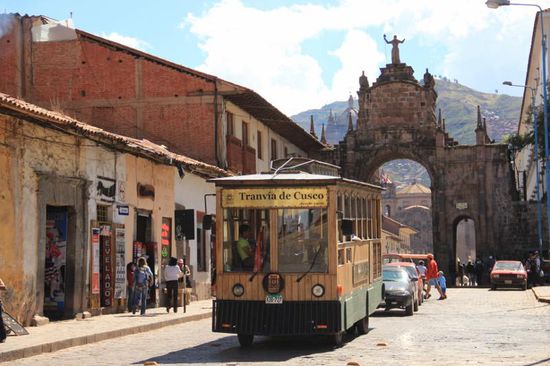 halb Bus, halb Bahn  auf jeden Fall romantisch für eine sightseeing-Tour