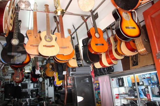 da hängt der Himmelvoller Geigen, ach nee das sind ja Gitarren...