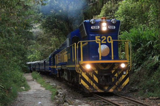 ...nur gab es vor 500 Jahren noch keine Bahn, die kam erst mit den Spaniern und diese wiederum, kamen erst vor 200 Jahren hierher...