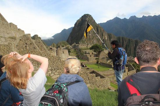 ich hasse "Fähnchen"- Wandergruppen....